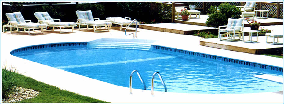 Tampa Bay Florida swimming pools builder and the best FL pool contractor for vinyl liner pools.